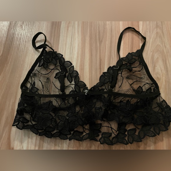 See threw top - Picture 2 of 2